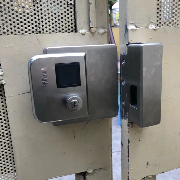 Khóa cổng vân tay cao cấp ngoài trời PHGLock FE38