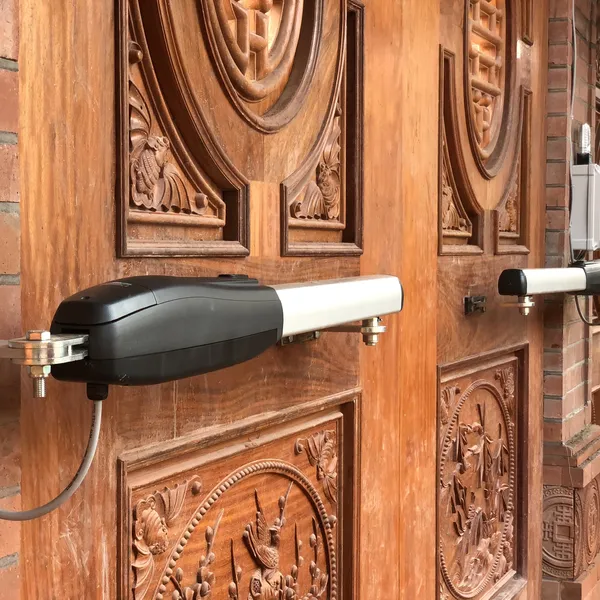 Motor Cổng Tay Đòn Roger Smarty 7 36V 1400Kg