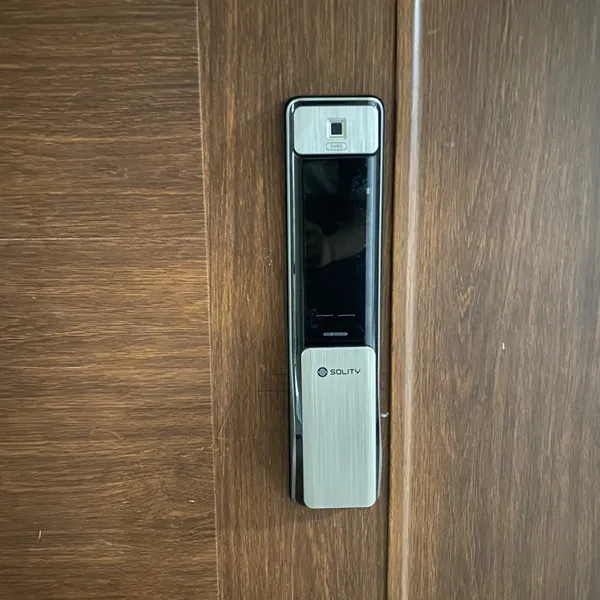 Khóa Cửa Vân Tay Solity GSP-2000BK DS