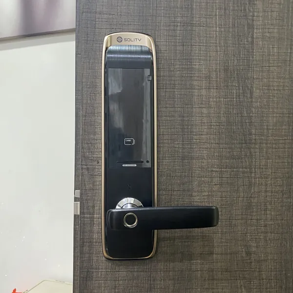 Khóa Cửa Vân Tay Solity GM-6000BK