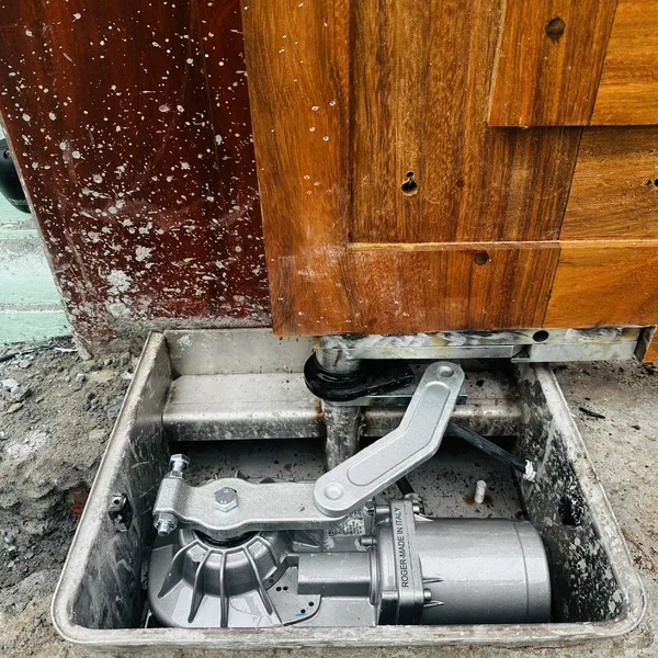 Cổng Tự Động Âm Sàn Roger R21/351 230V 800Kg