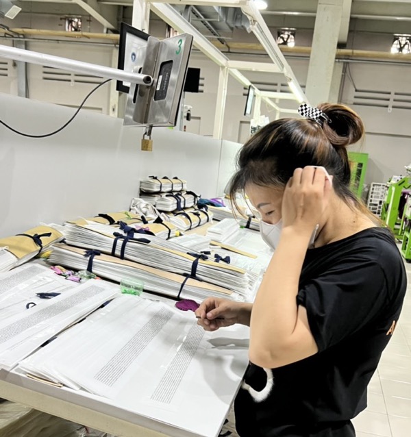 gia công ủi cườm gia công ủi cườm