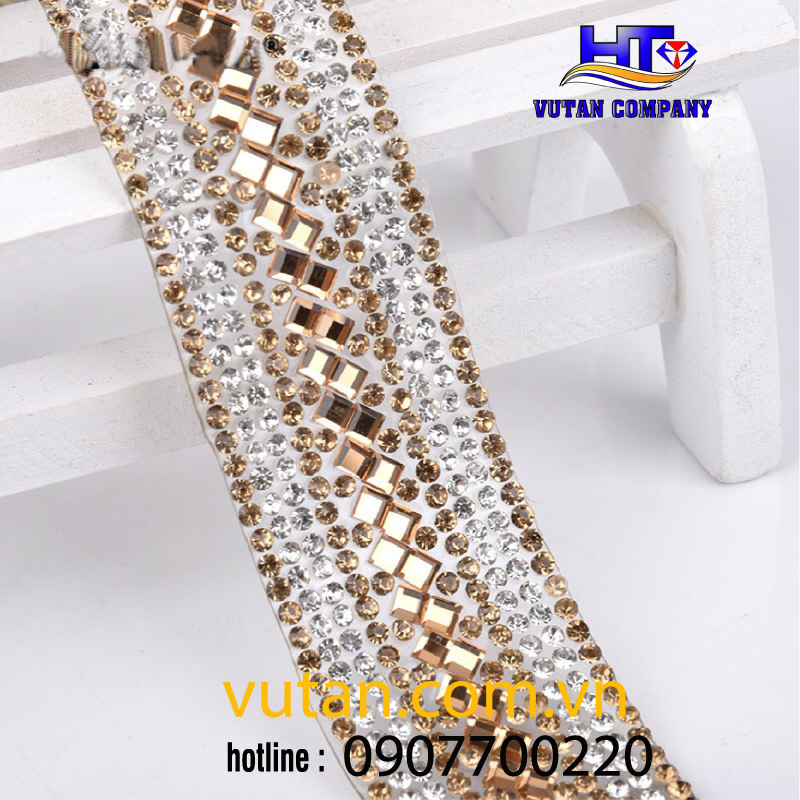 /hat-cuom-trang-tri-1.png hạt cườm trang trí