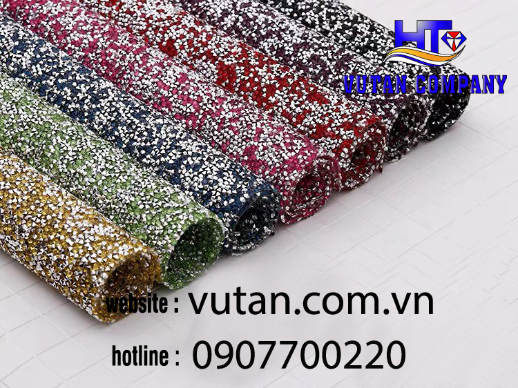 /phu-kien-trang-tri-tui-xach-2.png phụ kiện trang trí túi xách