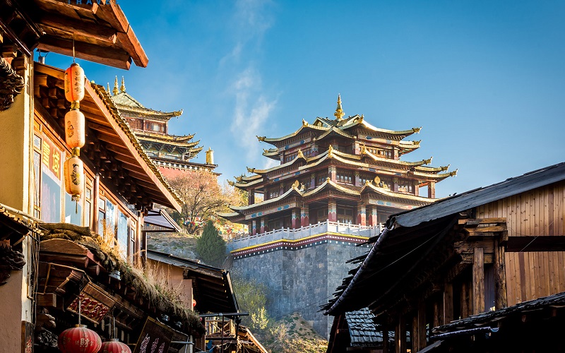 Thành cổ Lệ Giang ở cổ trấn vào mùa xuân hấp dẫn rất nhiều khách du lịch (Ảnh sưu tầm) Thành cổ Lệ Giang ở cổ trấn vào mùa xuân hấp dẫn rất nhiều khách du lịch (Ảnh sưu tầm)