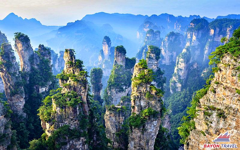 Các tour du lịch Phượng Hoàng Cổ Trấn: Công viên Trương Gia Giới (Ảnh sưu tầm) Các tour du lịch Phượng Hoàng Cổ Trấn: Công viên Trương Gia Giới (Ảnh sưu tầm)