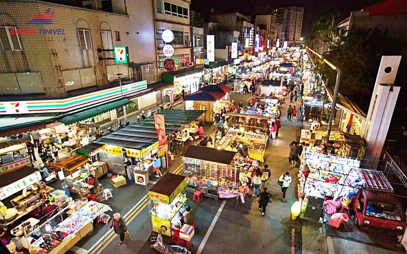 Cẩm nang du lịch Đài Loan tự túc giá rẻ - Các khu chợ đêm cũng thu hút nhiều khách du lịch đến mua sắm Cẩm nang du lịch Đài Loan tự túc giá rẻ - Các khu chợ đêm cũng thu hút nhiều khách du lịch đến mua sắm
