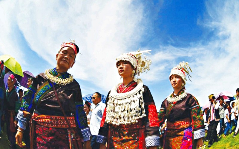 Du lịch Phượng Hoàng Cổ Trấn Trương Gia Giới: Lễ hội Sister'rice ở Phượng Hoàng Cổ trấn Trương Gia Giới thường được tổ chức vào mùa xuân (Ảnh: sưu tầm) Du lịch Phượng Hoàng Cổ Trấn Trương Gia Giới: Lễ hội Sister'rice ở Phượng Hoàng Cổ Trấn Trương Gia Giới thường được tổ chức vào mùa xuân (Ảnh: sưu tầm)