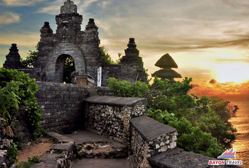 Du lịch Bali: Ghé thăm đền Uluwatu cổ xưa trên đảo Bali Du lịch Bali: Ghé thăm đền Uluwatu cổ xưa trên đảo Bali