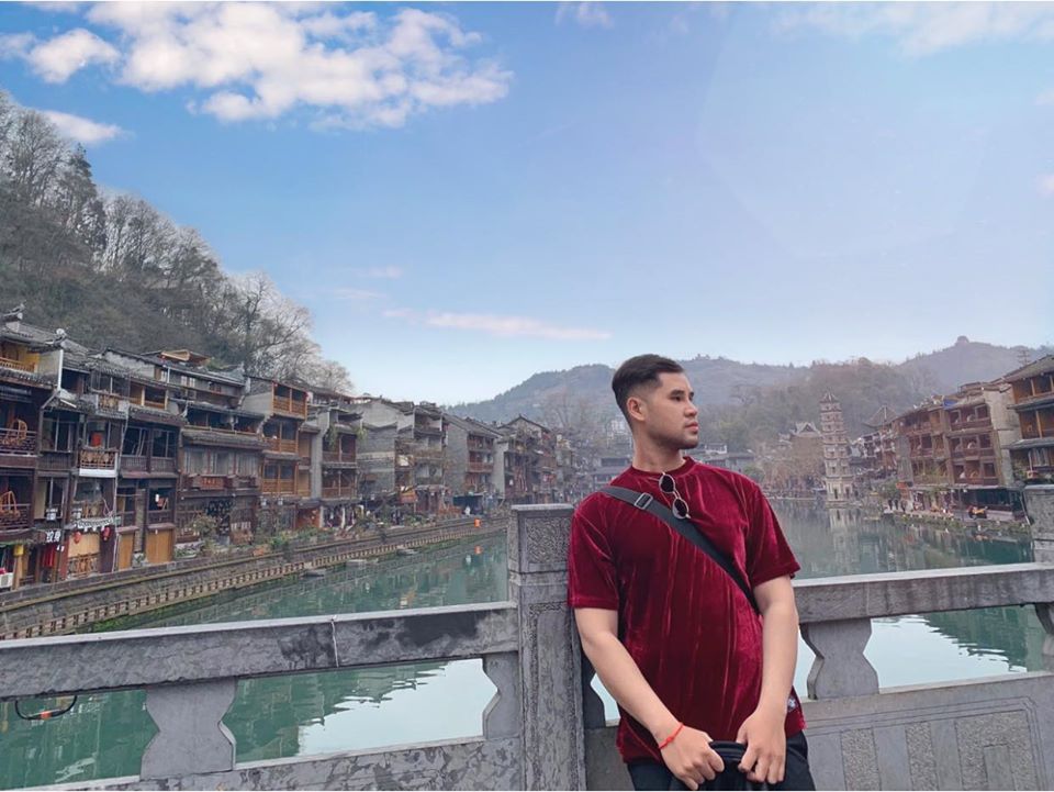 Sông Đà Giang lãng mạn trong tour du lịch Phượng Hoàng Cổ Trấn Trương Gia Giới (Ảnh: Eric Lư) Sông Đà Giang lãng mạn trong tour du lịch Phượng Hoàng Cổ Trấn Trương Gia Giới (Ảnh: Eric Lư)