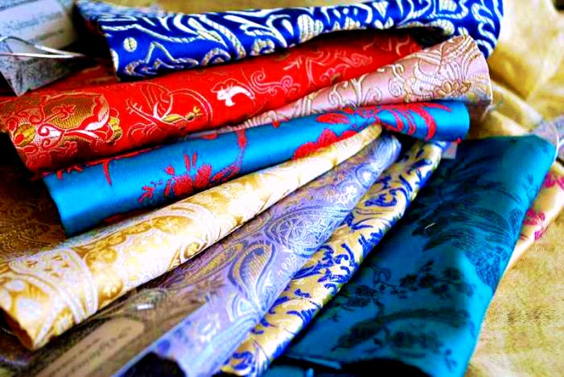 Lụa cao cấp là món quà không thể thiếu khi tham gia tour Bắc Kinh Lụa cao cấp là món quà không thể thiếu khi tham gia tour Bắc Kinh