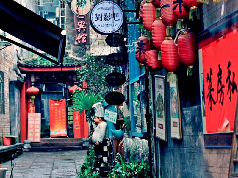 Con đường vào ngôi nhà của nguyên thủ tướng Hùng Hy Linh cũng rất đẹp (Ảnh: sưu tầm) Con đường vào ngôi nhà của nguyên thủ tướng Hùng Hy Linh cũng rất đẹp (Ảnh: sưu tầm)