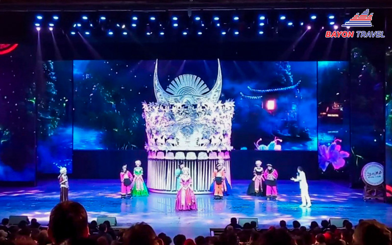 Tiết mục tái hiện văn hóa của tộc người Thổ Gia ở Phượng Hoàng cổ trấn sẽ khiến khách du lịch không thể quên Tiết mục tái hiện văn hóa của tộc người Thổ Gia ở Phượng Hoàng cổ trấn sẽ khiến khách du lịch không thể quên