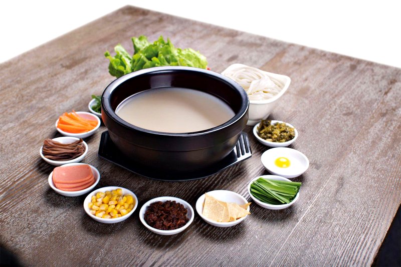 Bạn đã bao giờ thưởng thức một món bún độc đáo như cẩm nang du lịch Phượng Hoàng Cổ Trấn giới thiệu chưa?(Ảnh: sưu tầm) Bạn đã bao giờ thưởng thức một món bún độc đáo như cẩm nang du lịch Phượng Hoàng Cổ Trấn giới thiệu chưa?(Ảnh: sưu tầm)