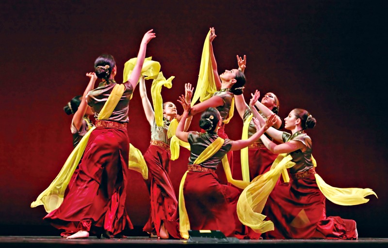 Du lịch Bắc Kinh có gì hay - Biểu diễn nghệ thuật đặc biệt tại Chaoyang Du lịch Bắc Kinh có gì hay - Biểu diễn nghệ thuật đặc biệt tại Chaoyang