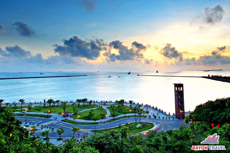 Vịnh Tây Tự - một trong các địa điểm du lịch tại Cao Hùng, Đài Loan. Vịnh Tây Tự - một trong các địa điểm du lịch tại Cao Hùng, Đài Loan.