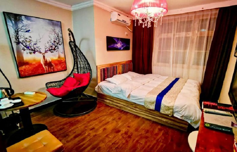 Khách sạn Moon Land Art Hotel được trang trí vô cùng ấm cúng (Ảnh: sưu tầm) Khách sạn Moon Land Art Hotel được trang trí vô cùng ấm cúng (Ảnh: sưu tầm)