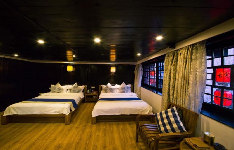 Cẩm nang du lịch Phượng Hoàng Cổ Trấn khẳng định rằng nơi đây sẽ cực kỳ thu hút du khách vì view rất đẹp (Ảnh: sưu tầm) Cẩm nang du lịch Phượng Hoàng Cổ Trấn khẳng định rằng nơi đây sẽ cực kỳ thu hút du khách vì view rất đẹp (Ảnh: sưu tầm)