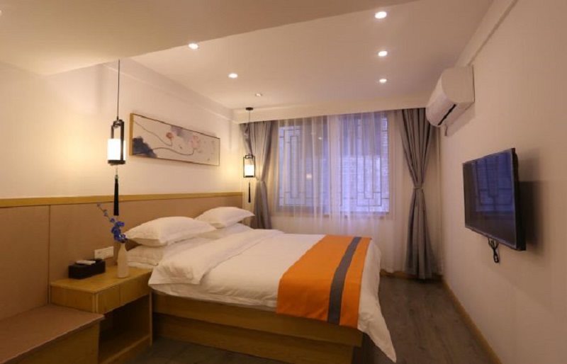 Với cẩm nang du lịch Phượng Hoàng Cổ Trấn thì thì căn phòng này cũng thuộc dạng đầy đủ tiện nghi cần thiết (Ảnh: sưu tầm) Với cẩm nang du lịch Phượng Hoàng Cổ Trấn thì thì căn phòng này cũng thuộc dạng đầy đủ tiện nghi cần thiết (Ảnh: sưu tầm)