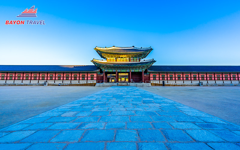 Khách du lịch đến Hàn Quốc có dịp tham quan Cung điện nước Đại Hàn Dân Quốc Khách du lịch đến Hàn Quốc có dịp tham quan Cung điện nước Đại Hàn Dân Quốc