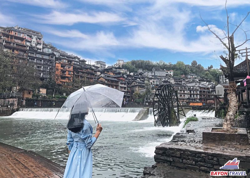 Những tấm ảnh thêm huyền diệu dưới mưa. Những tấm ảnh thêm huyền diệu dưới mưa.