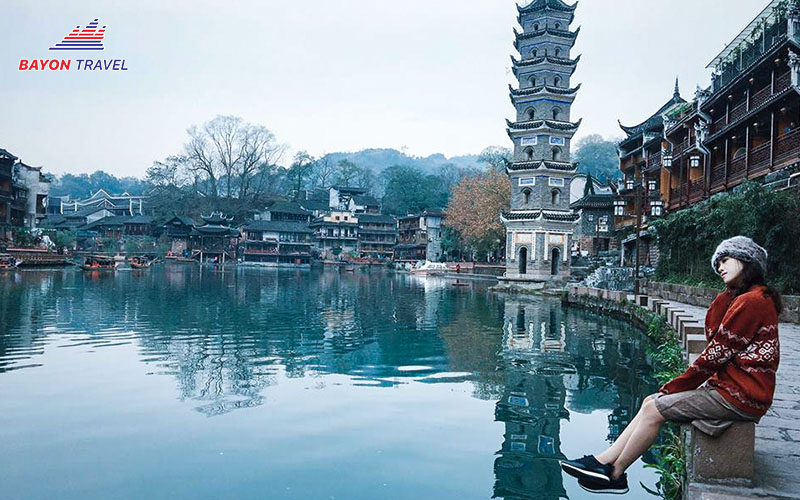 Du lịch đến Phượng Hoàng cổ trấn đừng quên ghi lại khoảnh khắc tuyệt đẹp bên sông Đà Giang Du lịch đến Phượng Hoàng cổ trấn đừng quên ghi lại khoảnh khắc tuyệt đẹp bên sông Đà Giang