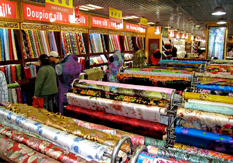 Đi du lịch Bắc Kinh nên mua lụa gì tại Silk Street & Pearl Market (Xiushui) Đi du lịch Bắc Kinh nên mua lụa gì tại Silk Street & Pearl Market (Xiushui)