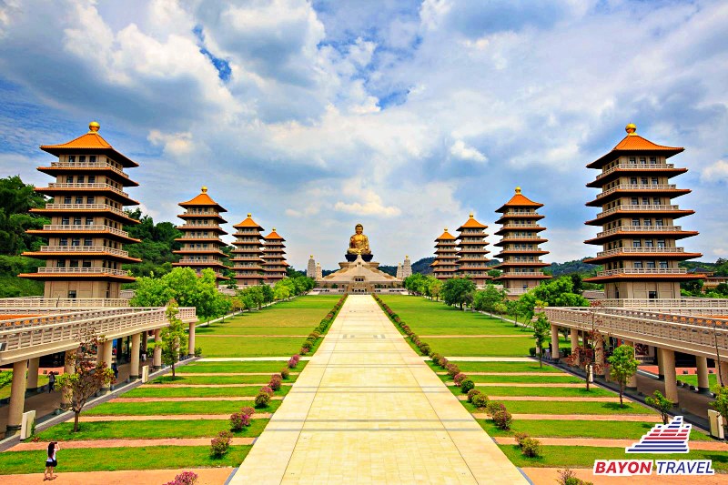 Chương trình du lịch Đài Loan giá rẻ: Đến Đài Loan mà chưa ghe qua Phật Quang Sơn thì quả thực là một điều đáng tiếc Chương trình du lịch Đài Loan giá rẻ: Đến Đài Loan mà chưa ghe qua Phật Quang Sơn thì quả thực là một điều đáng tiếc