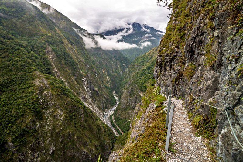 Đi du lịch Đài Loan giá rẻ: tham quan Vườn quốc gia Taroko Gorge đặc trưng bởi những hẻm núi sâu Đi du lịch Đài Loan giá rẻ: tham quan Vườn quốc gia Taroko Gorge đặc trưng bởi những hẻm núi sâu