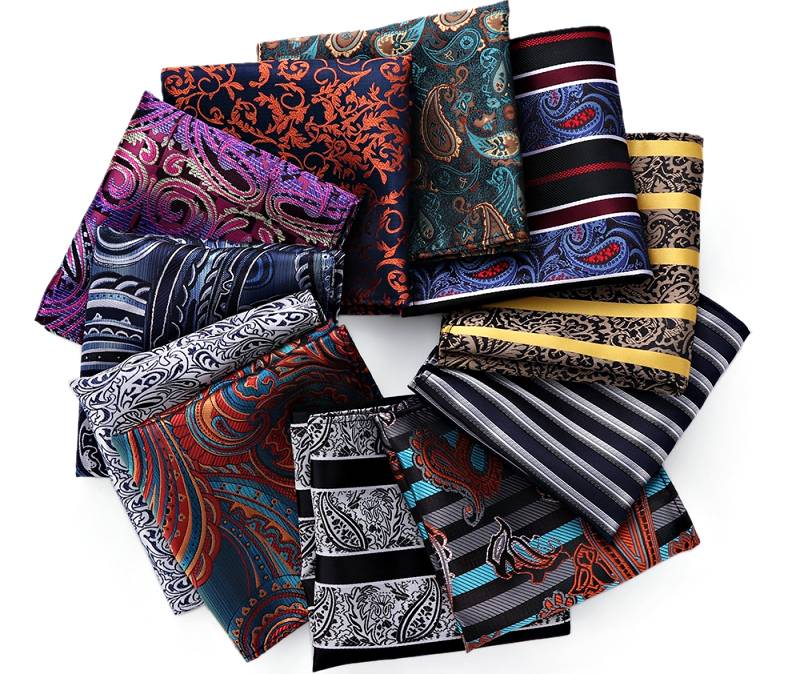 Hoạ tiết thổ cẩm ở Phượng Hoàng Cổ Trấn nam giới cũng có thể dùng được (Ảnh: sưu tầm) Hoạ tiết thổ cẩm ở Phượng Hoàng Cổ Trấn nam giới cũng có thể dùng được (Ảnh: sưu tầm)