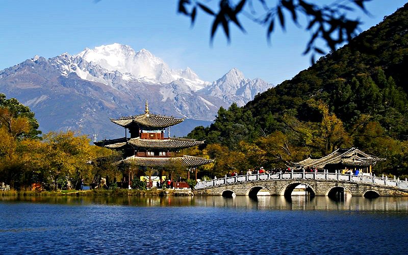 Tour du lịch Lệ Giang cổ trấn: Lệ Giang cổ trấn có vị trí địa lí đặc biệt (Ảnh sưu tầm) Tour du lịch Lệ Giang cổ trấn: Lệ Giang cổ trấn có vị trí địa lí đặc biệt (Ảnh sưu tầm)