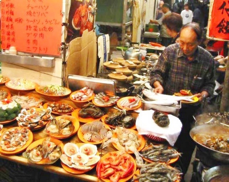 Khi đi du lịch Hong Kong bạn cũng không quên khám phá ẩm thực đường phố tại đây vừa có giá rẻ vừa đa dạng món ăn Khi đi du lịch Hong Kong bạn cũng không quên khám phá ẩm thực đường phố tại đây vừa có giá rẻ vừa đa dạng món ăn