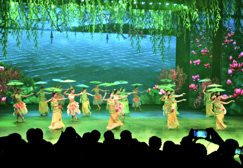 Điệu múa đặc biệt thể hiện sự hiền hòa của Hàng Châu – du lịch Hàng Châu Thượng Hải Điệu múa đặc biệt thể hiện sự hiền hòa của Hàng Châu – du lịch Hàng Châu Thượng Hải