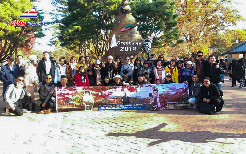 Tour du lịch Hàn Quốc mùa thu của Bayon Travel cùng với nghệ sĩ Phi Phụng Tour du lịch Hàn Quốc mùa thu của Bayon Travel cùng với nghệ sĩ Phi Phụng