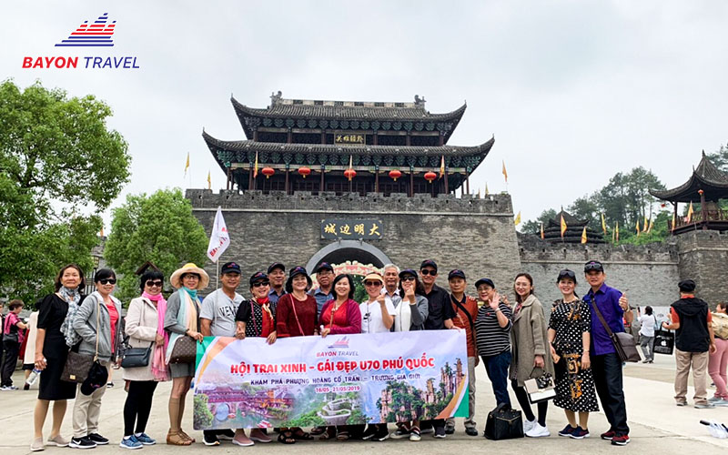 Tour du lịch Phương Hoàng Cổ Trấn giá tốt nhất do Bayon Travel tổ chức khởi hành từ TPHCM Tour du lịch Phương Hoàng Cổ Trấn giá tốt nhất do Bayon Travel tổ chức khởi hành từ TPHCM