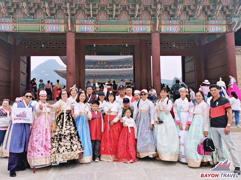 Đoàn khách nhà Bayon đã có trải du lịch thú vị tại Hàn Quốc. Đoàn khách nhà Bayon đã có trải du lịch thú vị tại Hàn Quốc.