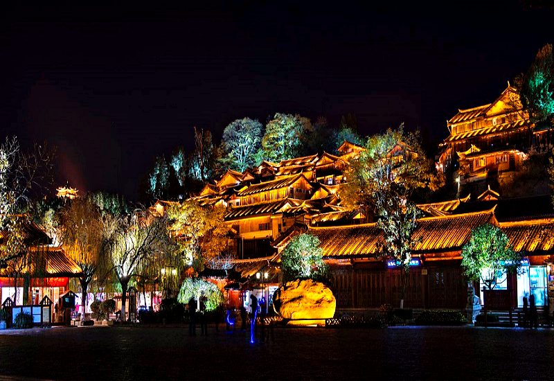 Du lịch Lệ Giang cổ trấn mùa xuân: Lệ giang lên đèn lỗng lầy vào ban đêm (Ảnh sưu tầm) Du lịch Lệ Giang cổ trấn mùa xuân: Lệ giang lên đèn lỗng lầy vào ban đêm (Ảnh sưu tầm)