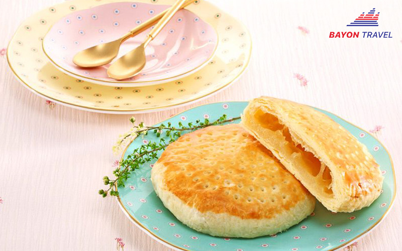 Món bánh mặt trời truyền thống thơm ngon của Đài Loan khá phù hợp mua về làm quà biếu sau chuyến du lịch Món bánh mặt trời truyền thống thơm ngon của Đài Loan khá phù hợp mua về làm quà biếu sau chuyến du lịch