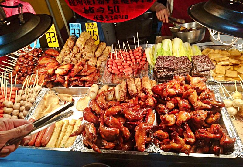 Du lịch Đài Loan tự túc bao nhiêu tiền: Đồ ăn đường phố chính là nét đặc trưng và cũng tiết kiệm cho bạn kha khá tiền khi du lịch Đài Loan tự túc nữa Du lịch Đài Loan tự túc bao nhiêu tiền: Đồ ăn đường phố chính là nét đặc trưng và cũng tiết kiệm cho bạn kha khá tiền khi du lịch Đài Loan tự túc nữa