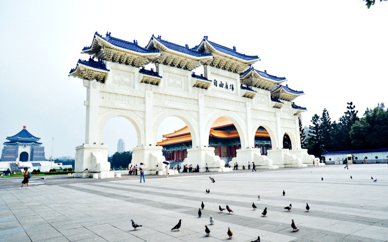 Du lịch Đài Loan tự túc: Tham quan toàn bộ khuôn viên Đài tưởng niệm Du lịch Đài Loan tự túc: Tham quan toàn bộ khuôn viên Đài tưởng niệm