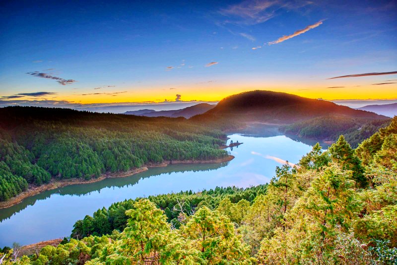 Toàn cảnh hồ Cueifong dành cho dân trekking khi du lịch Đài Loan tự túc Toàn cảnh hồ Cueifong dành cho dân trekking khi du lịch Đài Loan tự túc