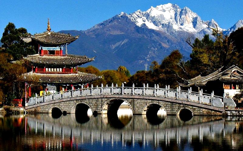 Du lịch Lệ Giang Cổ Trấn vào mùa thu thì không thể bỏ qua Đại Nghiên Thành (Ảnh sưu tầm) Du lịch Lệ Giang Cổ Trấn vào mùa thu thì không thể bỏ qua Đại Nghiên Thành (Ảnh sưu tầm)