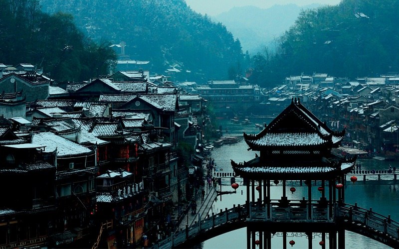 Du lịch Phượng hoàng cổ trấn tự túc cho 2 người: Đoạt thúy lâu Phượng hoàng chưa vẻ đẹp tranh cổ (Ảnh sưu tầm) Du lịch Phượng hoàng cổ trấn tự túc cho 2 người: Đoạt thúy lâu Phượng hoàng chưa vẻ đẹp tranh cổ (Ảnh sưu tầm)