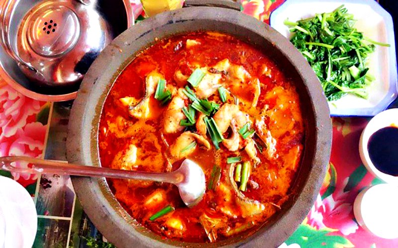 Món ăn đốn tim khách du lịch Phượng Hoàng cổ trấn Món ăn đốn tim khách du lịch Phượng Hoàng cổ trấn