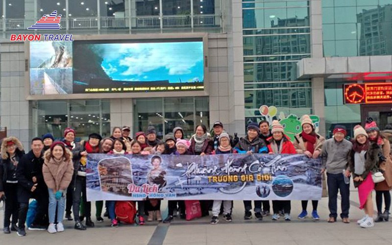 Tất cả thành viên trong đoàn ai cũng đều cảm thấy hài lòng vì chuyến đi ý nghĩa Tất cả thành viên trong đoàn ai cũng đều cảm thấy hài lòng vì chuyến đi ý nghĩa