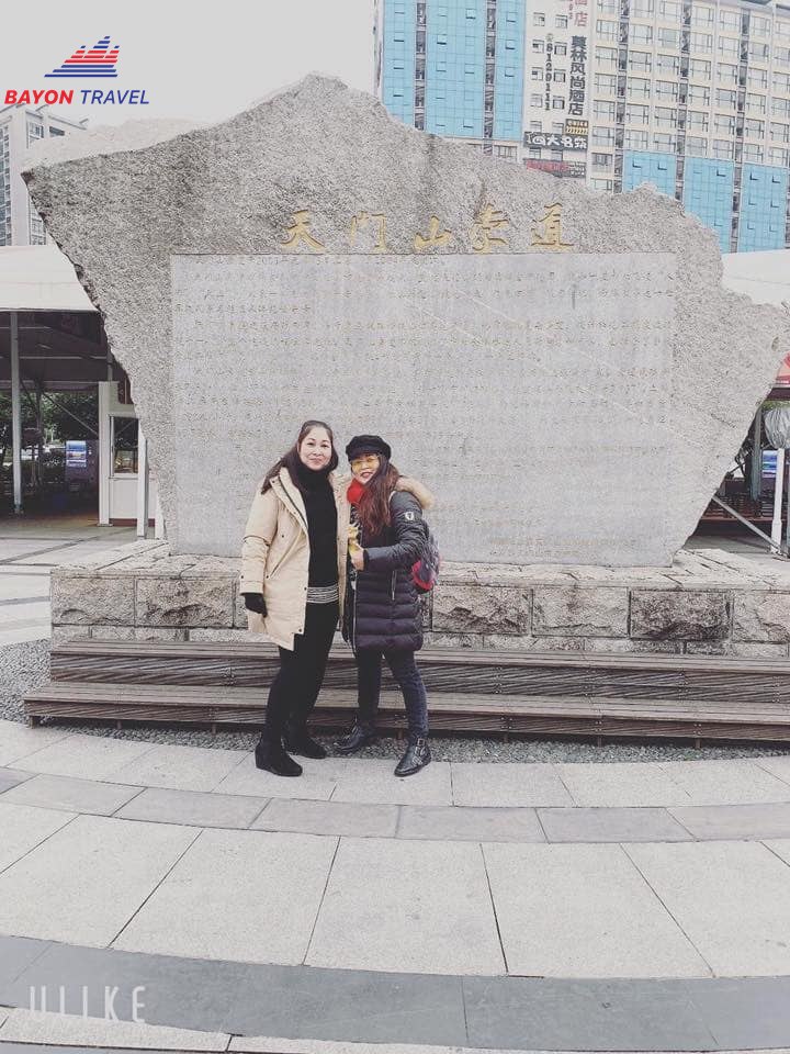 Mùa đông mà đi du lịch Phượng Hoàng Cổ trấn như NSND Hồng Vân thì thích biết bao Mùa đông mà đi du lịch Phượng Hoàng Cổ trấn như NSND Hồng Vân thì thích biết bao