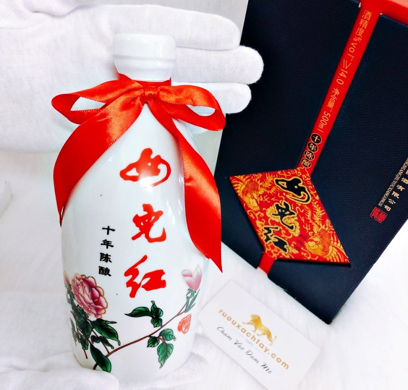 Đây cũng là món quà du lịch Phượng Hoàng Cổ Trấn rất phổ biến hiện nay (Ảnh: sưu tầm) Đây cũng là món quà du lịch Phượng Hoàng Cổ Trấn rất phổ biến hiện nay (Ảnh: sưu tầm)