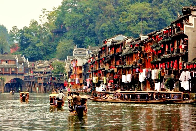 Du lịch Phượng Hoàng Cổ Trấn đắm mình trong non nước hữu tình Du lịch Phượng Hoàng Cổ Trấn đắm mình trong non nước hữu tình