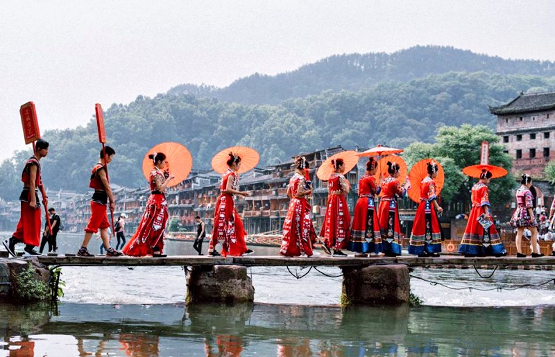 Du lịch Phượng Hoàng Cổ Trấn ngay để tham gia các lễ hội truyền thống đầy màu sắc Du lịch Phượng Hoàng Cổ Trấn ngay để tham gia các lễ hội truyền thống đầy màu sắc