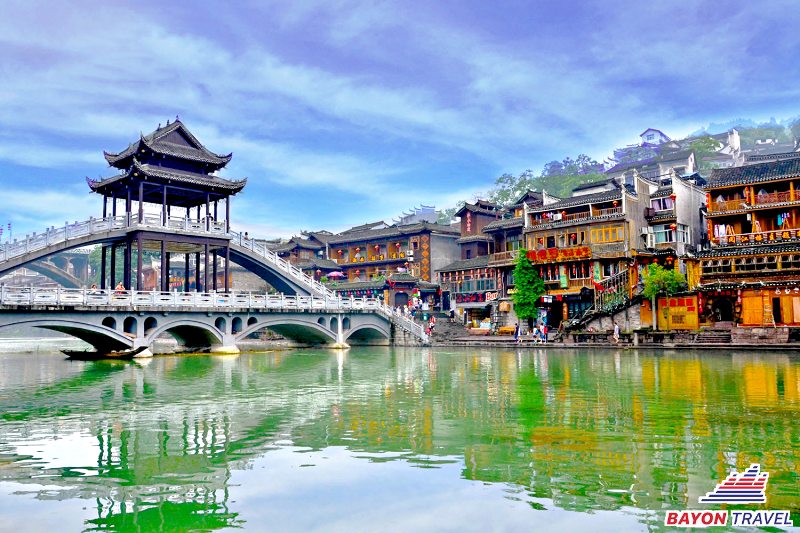 Cầu Hồng Kiều đẹp đến nao lòng người trong tour du lịch Phượng Hoàng Phượng Hoàng Cổ Trấn Trương Gia Giới Cầu Hồng Kiều đẹp đến nao lòng người trong tour du lịch Phượng Hoàng Phượng Hoàng Cổ Trấn Trương Gia Giới